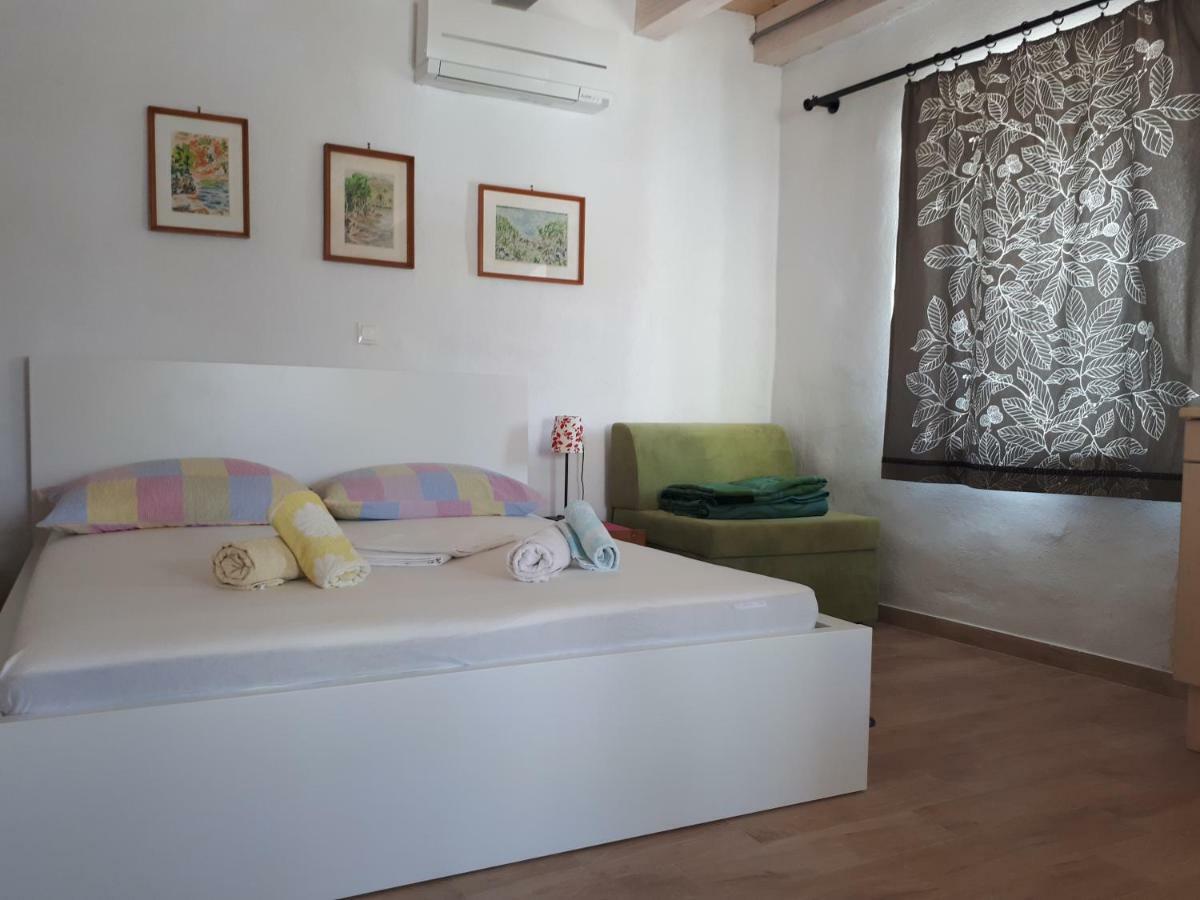House At The Seafront Apartman Stari Grad  Kültér fotó